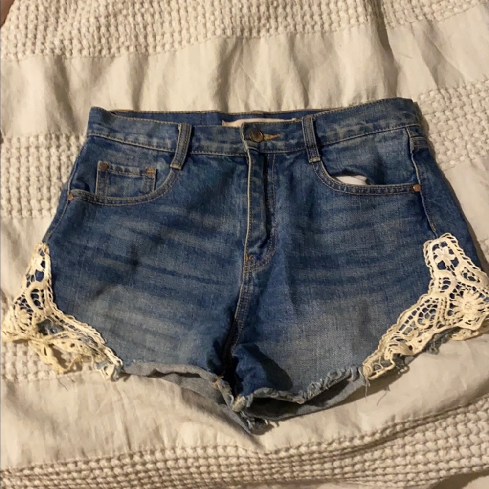 Lace detail Zara mini jean shorts